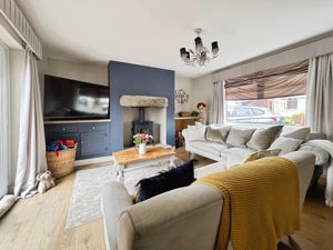 Lounge- click for photo gallery
